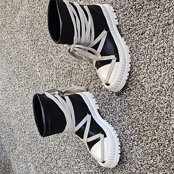 Boots - Picture 2 of 3